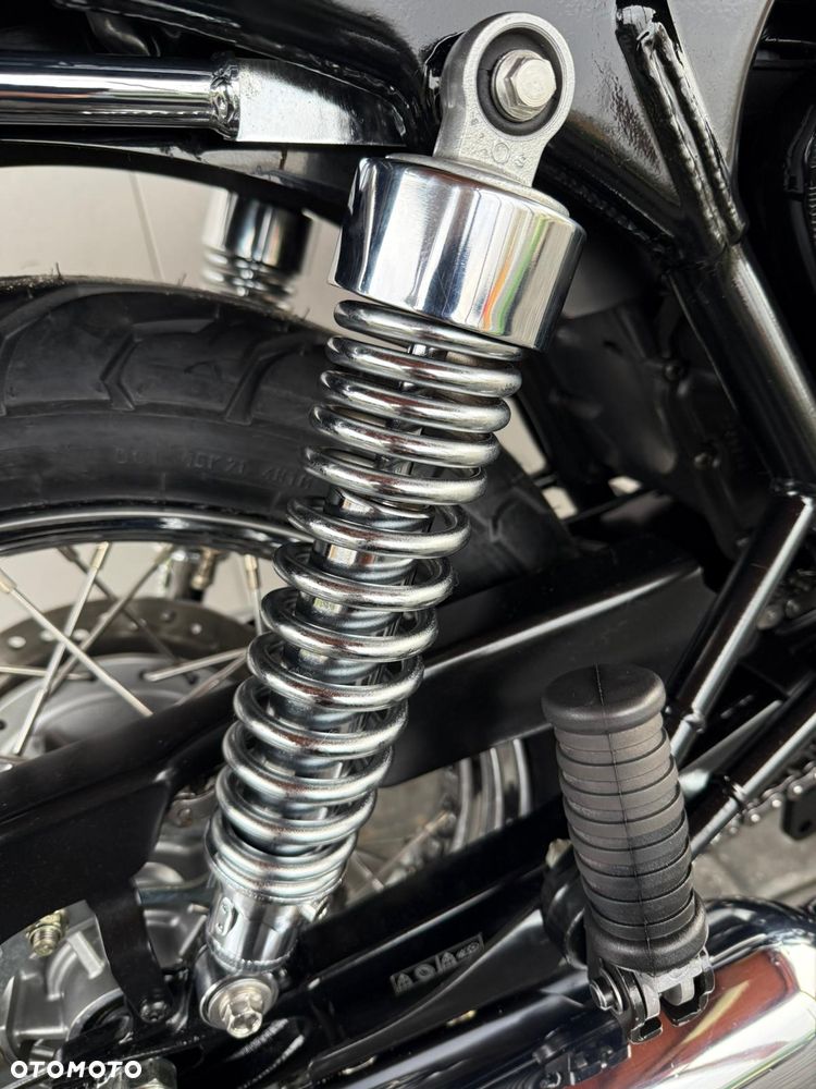 Triumph Bonneville - 13