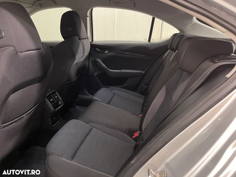 Skoda Octavia 2.0 TDI Ambition - 11