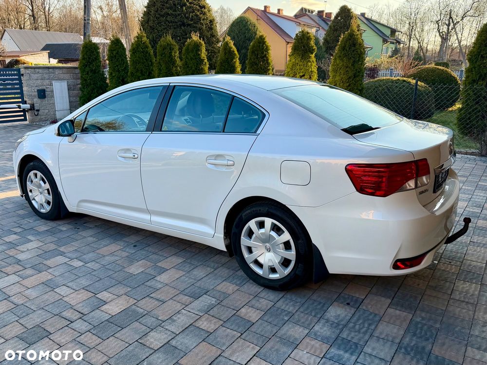Toyota Avensis 1.8 Sol NAVI - 4