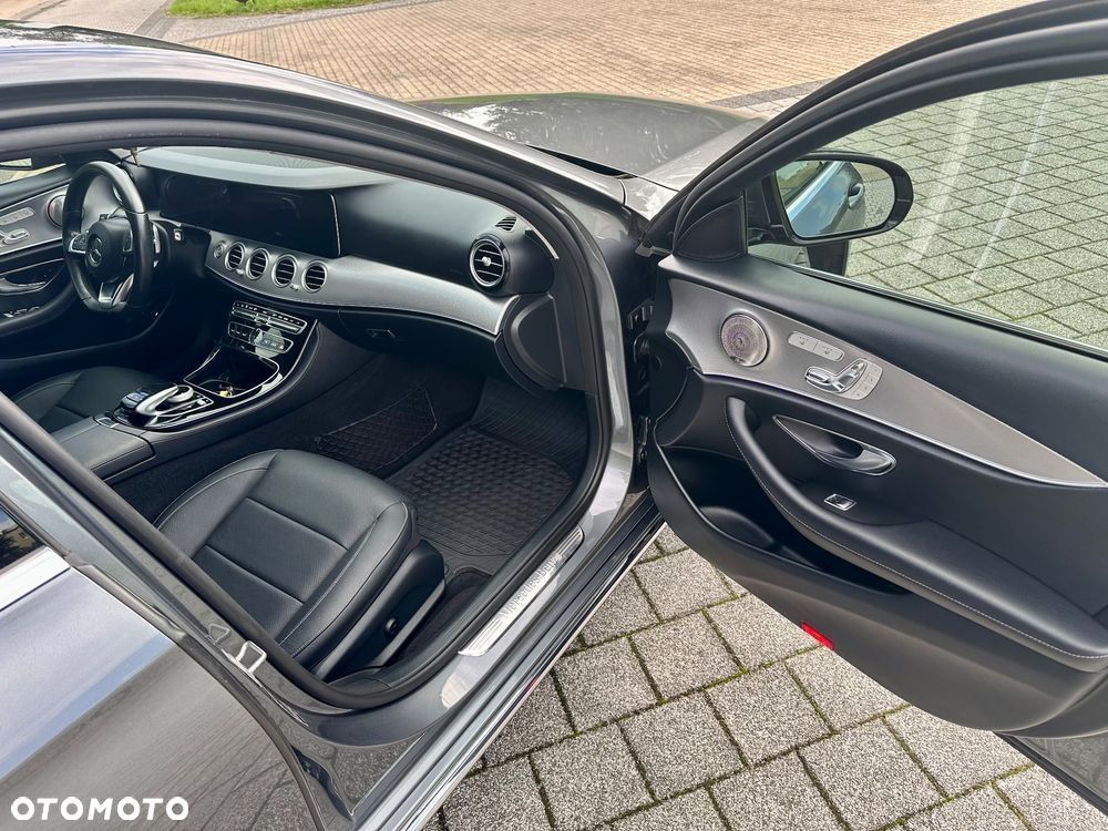 Mercedes-Benz Klasa E 220 d 9G-TRONIC - 20