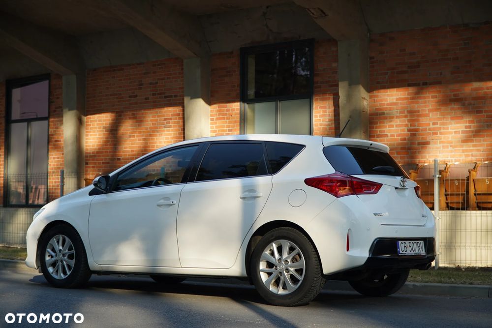 Toyota Auris 2.0 D-4D Comfort - 14