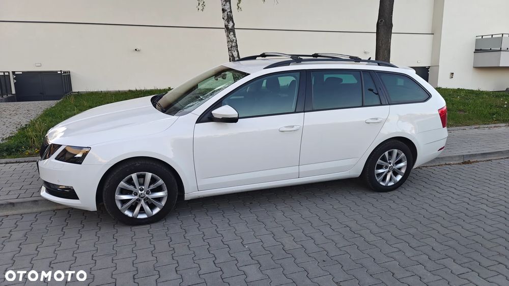 Skoda Octavia 1.6 TDI Ambition DSG - 1