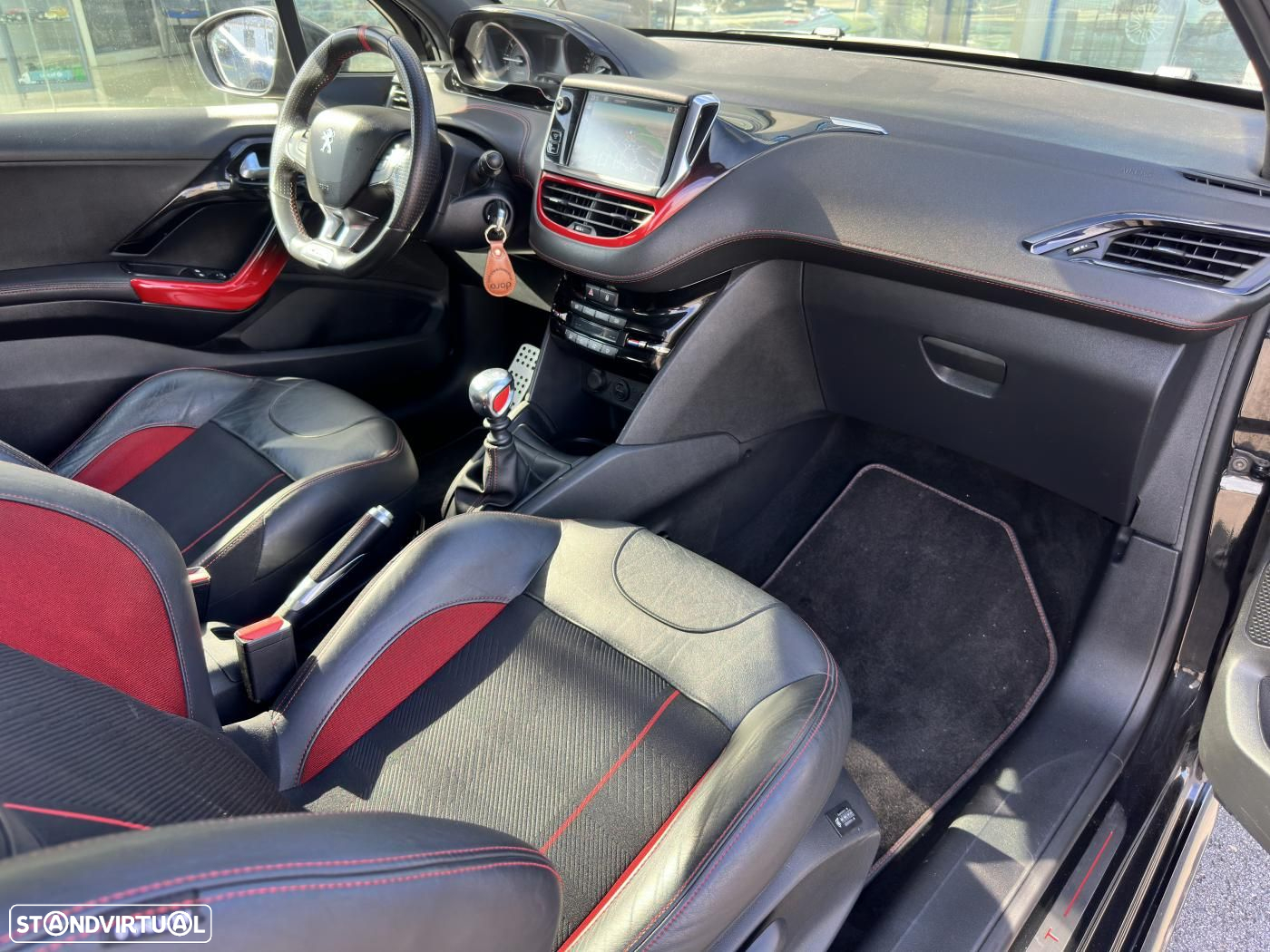 Peugeot 208 GTI 200 THP - 23