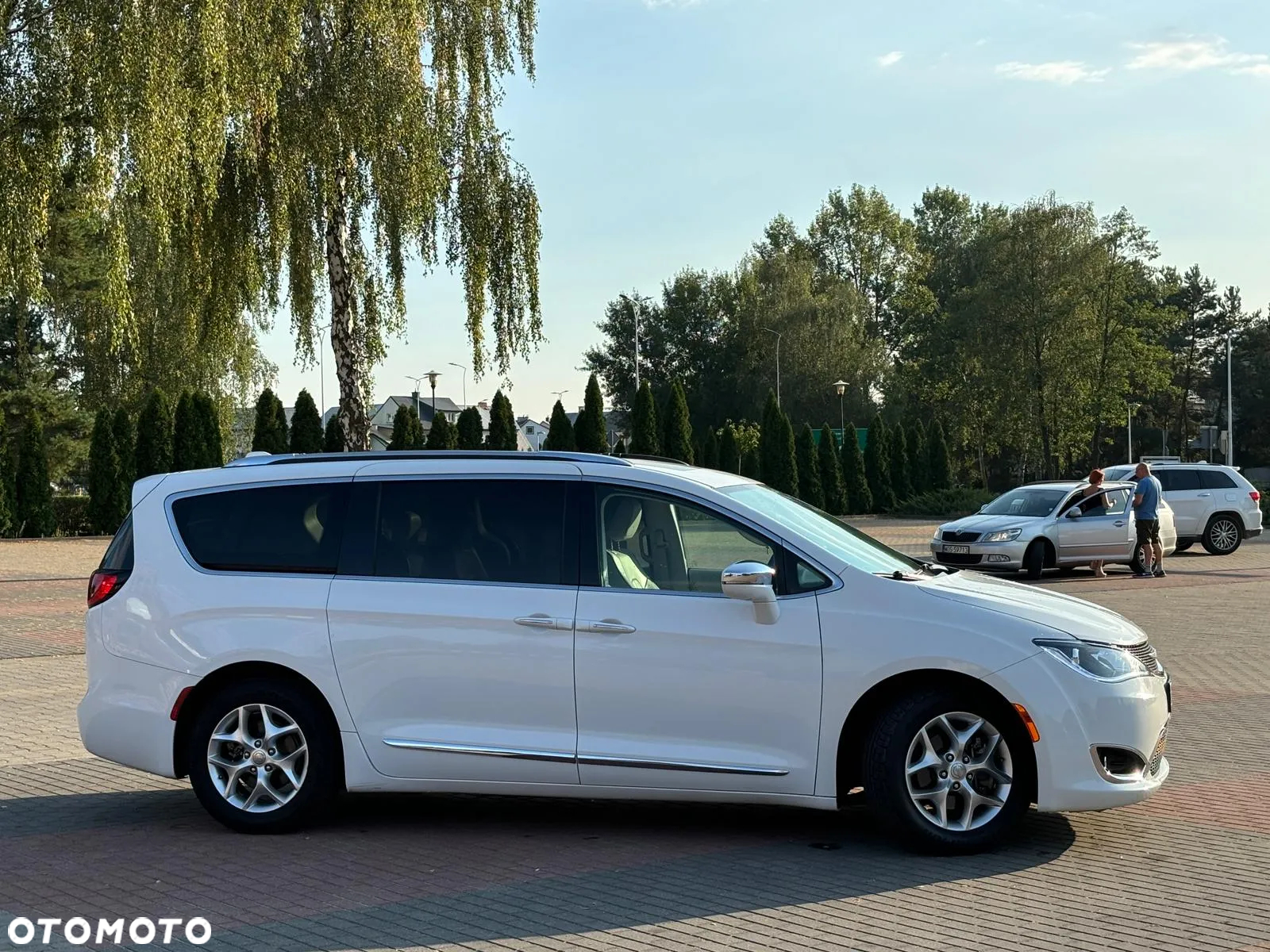 Chrysler Pacifica - 11