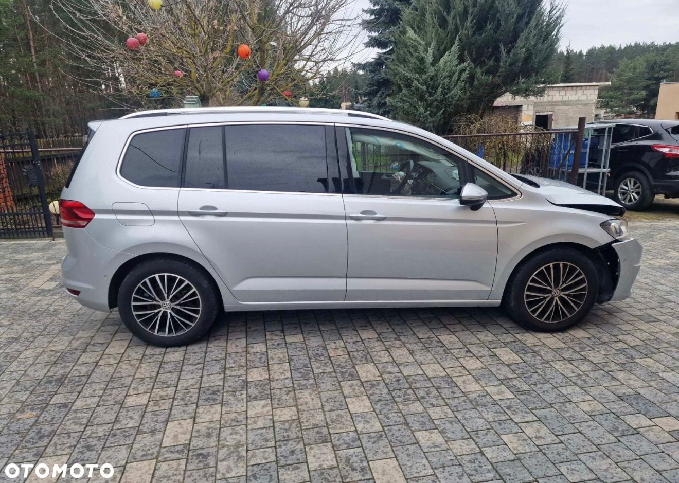 Volkswagen Touran - 1