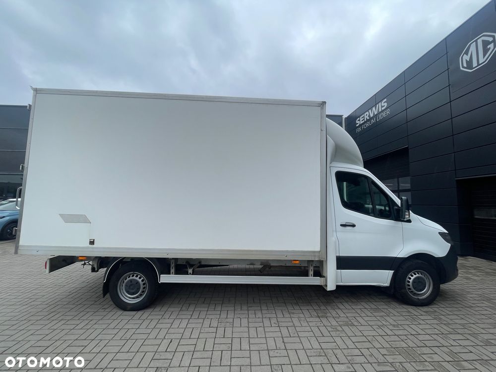 Mercedes-Benz Sprinter - 5