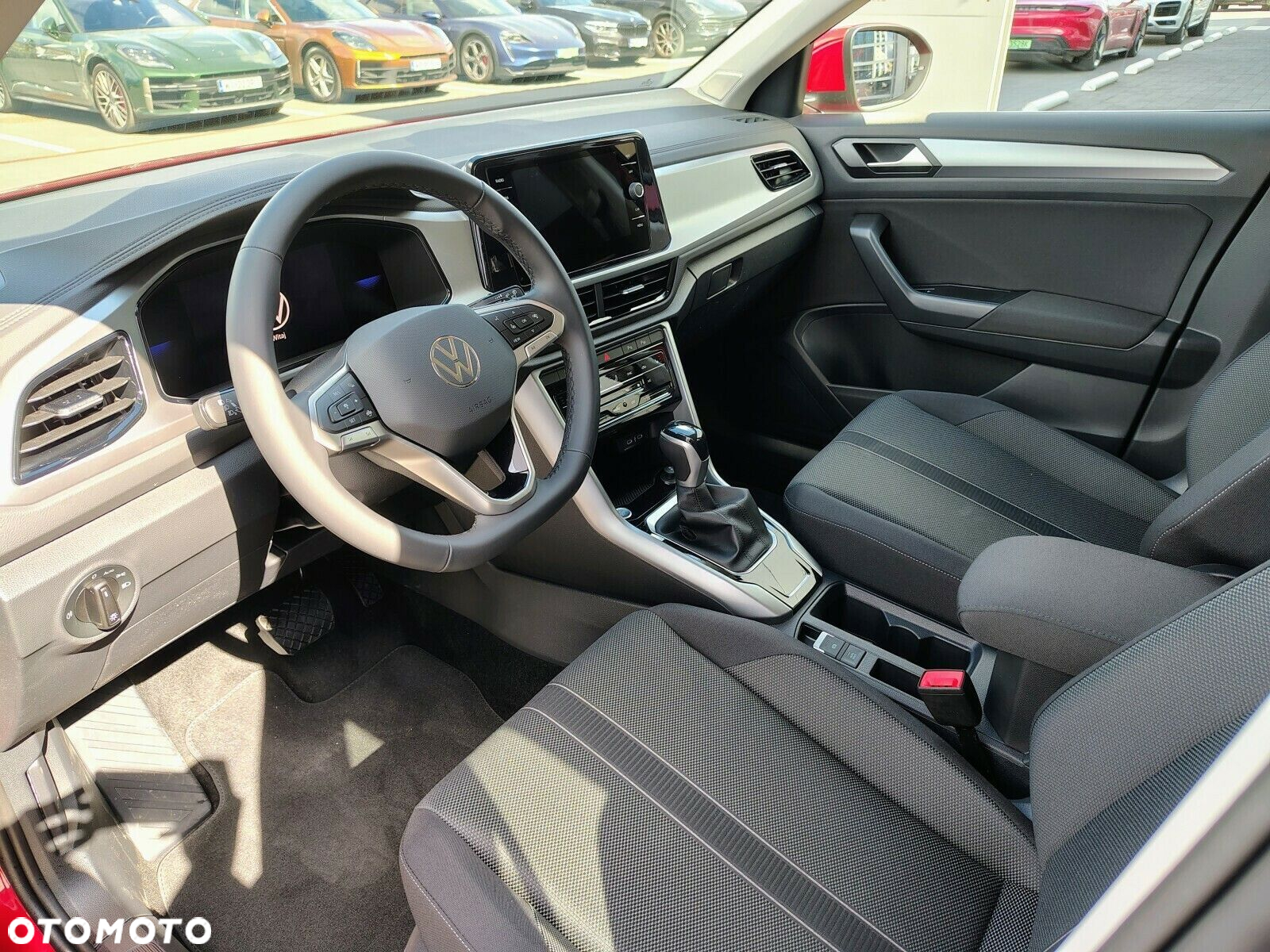 Volkswagen T-Roc - 10