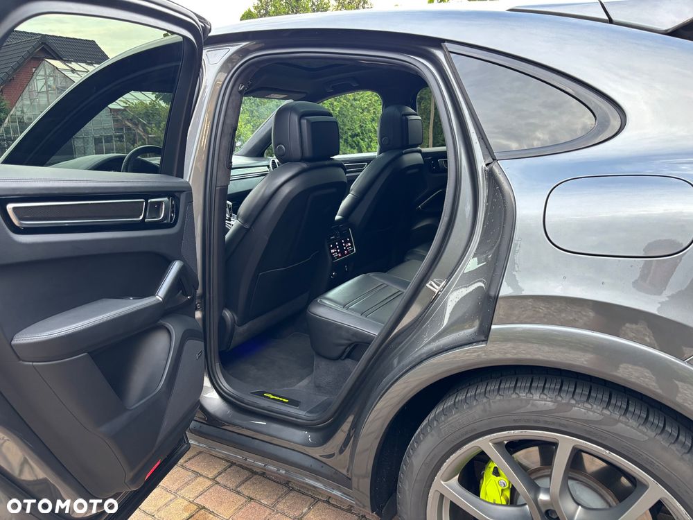 Porsche Cayenne - 16