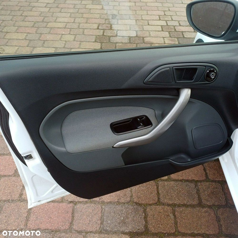 Ford Fiesta - 17