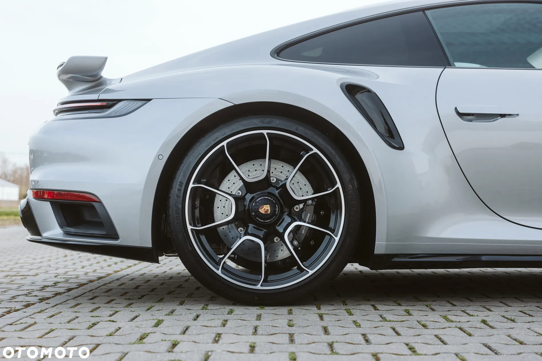 Porsche 911 Turbo S - 13