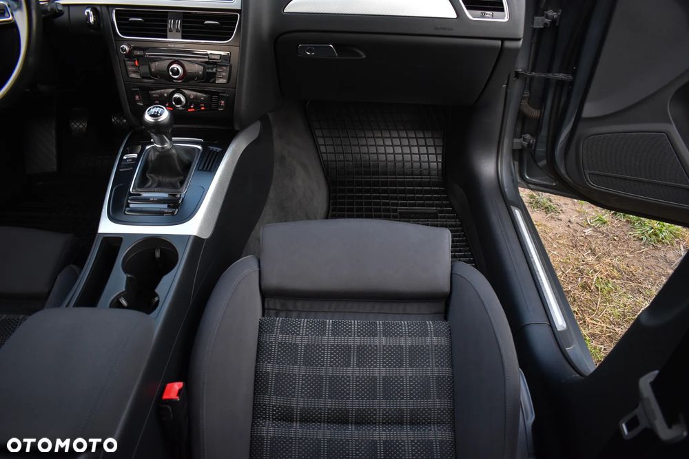 Audi A4 Limousine - 10