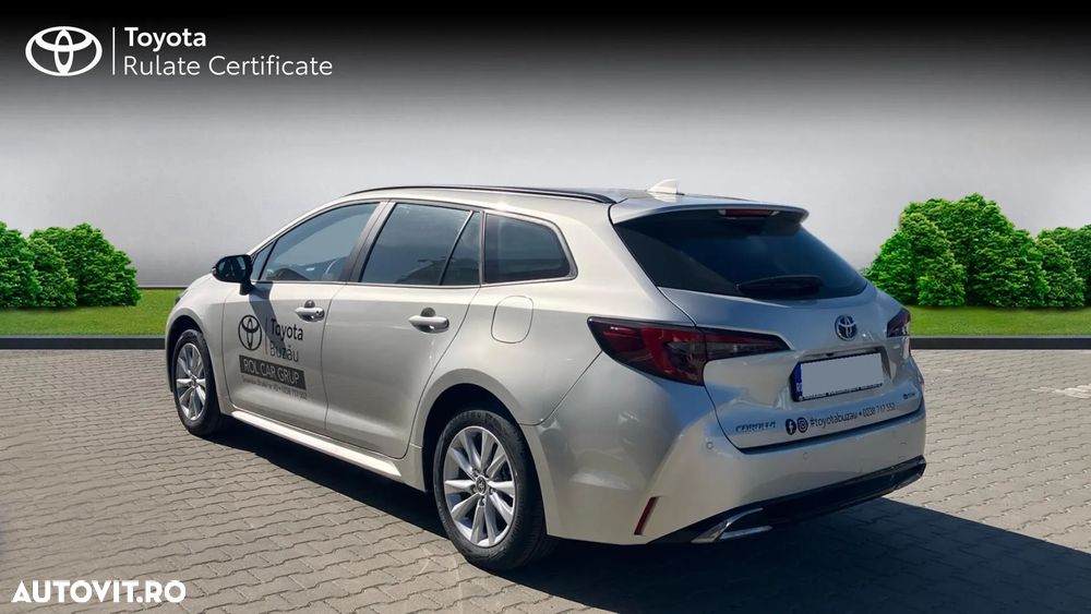 Toyota Corolla 1.8 HSD Business - 3