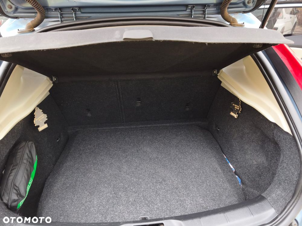 Volvo V40 T3 Kinetic - 8