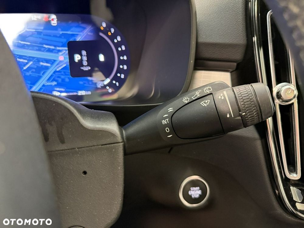 Volvo XC 40 B3 Core - 25