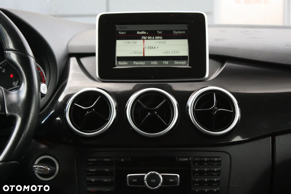 Mercedes-Benz Klasa B 200 (BlueEFFICIENCY) 7G-DCT - 26