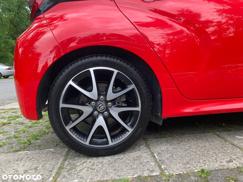 Toyota Yaris Hybrid 1.5 Premiere Edition - 9