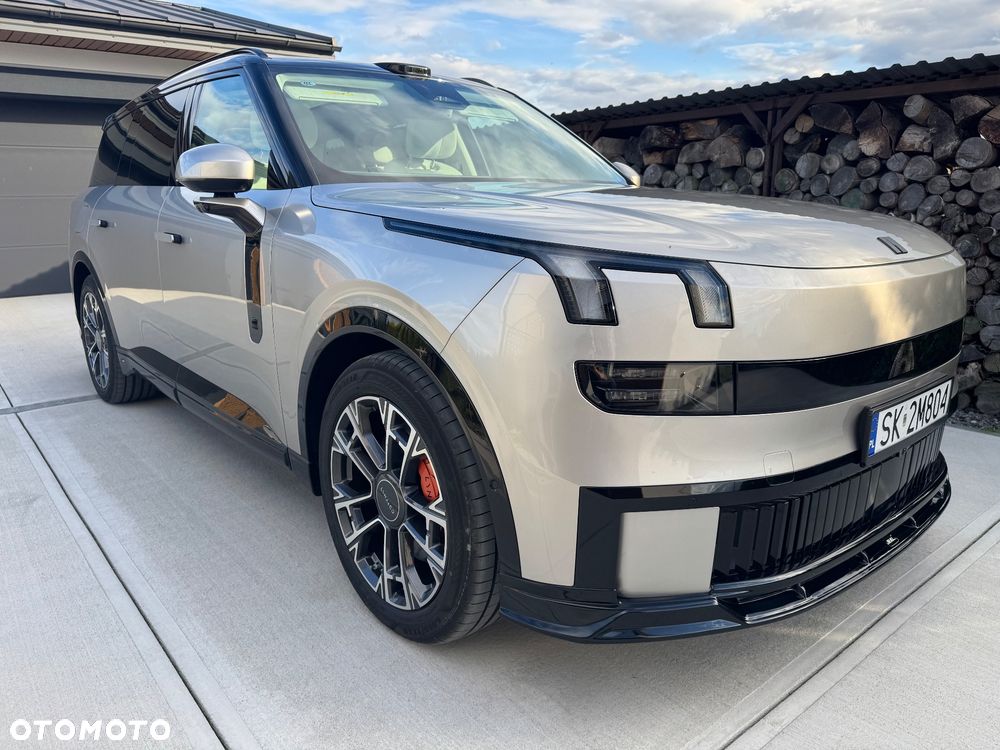 Lynk & Co 900 - 21