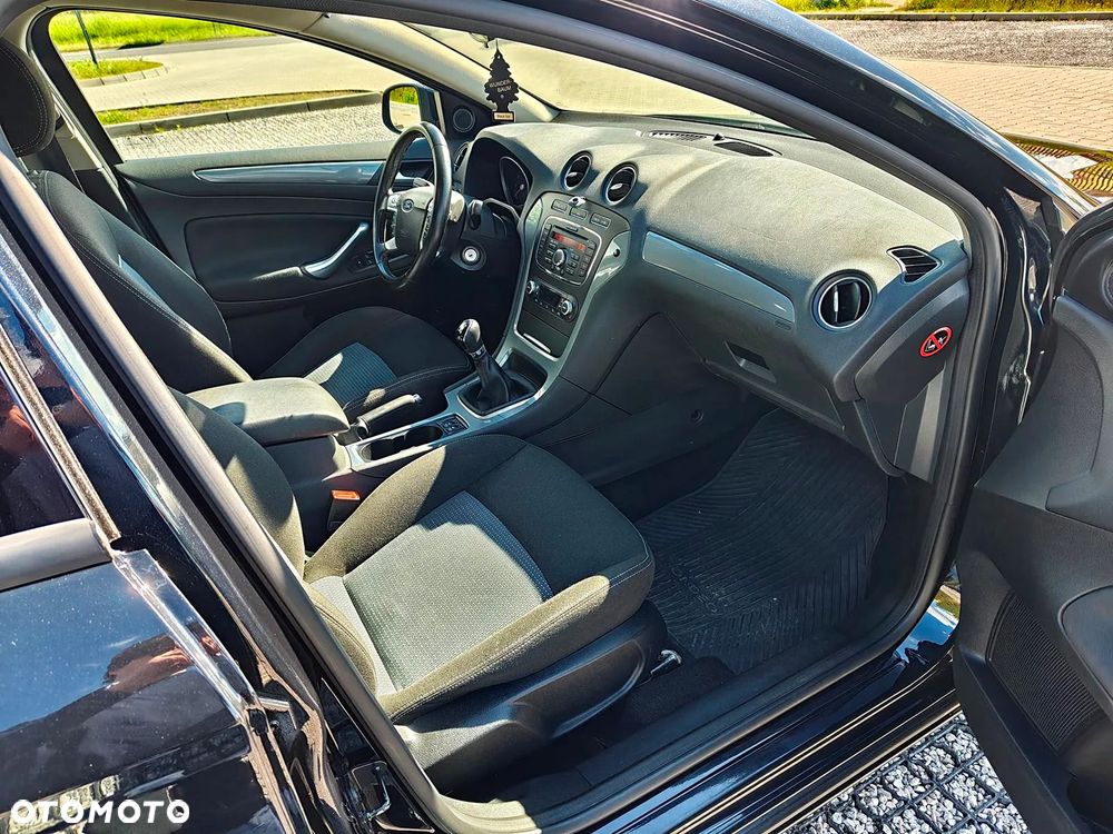 Ford Mondeo 2.0 Trend - 14