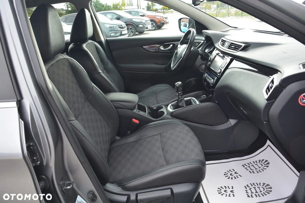 Nissan Qashqai 1.6 DIG-T Tekna - 16