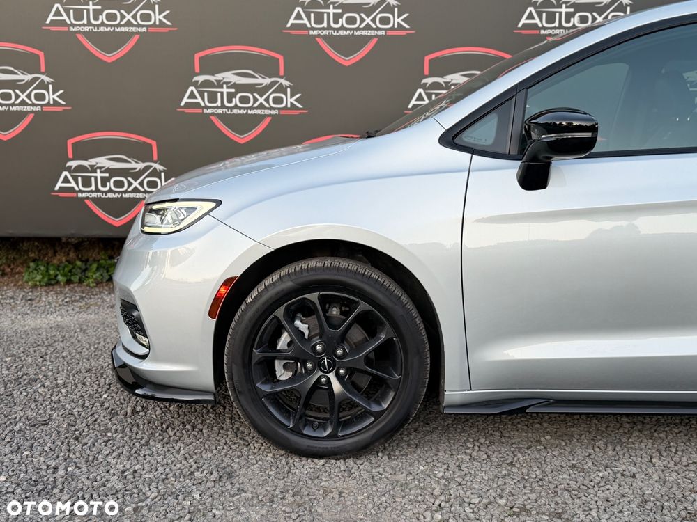 Chrysler Pacifica - 9