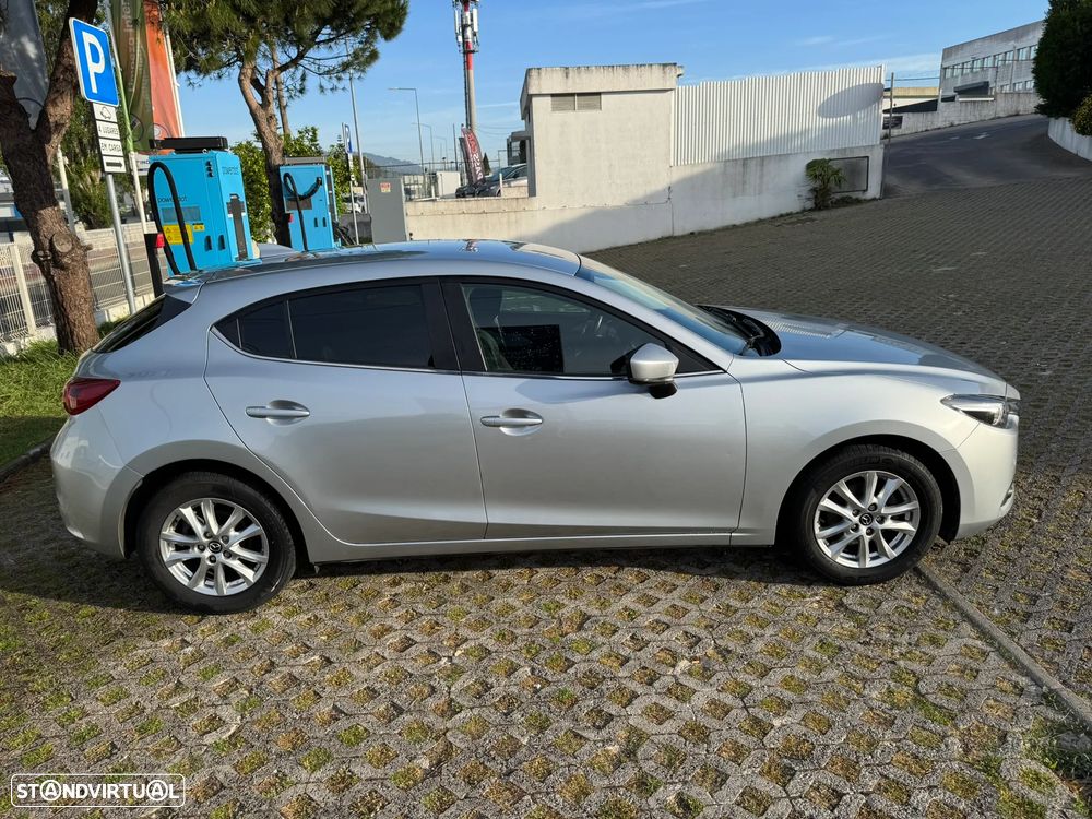 Mazda 3 Hatchback 1.5 Sky-G Evolve Navi - 9