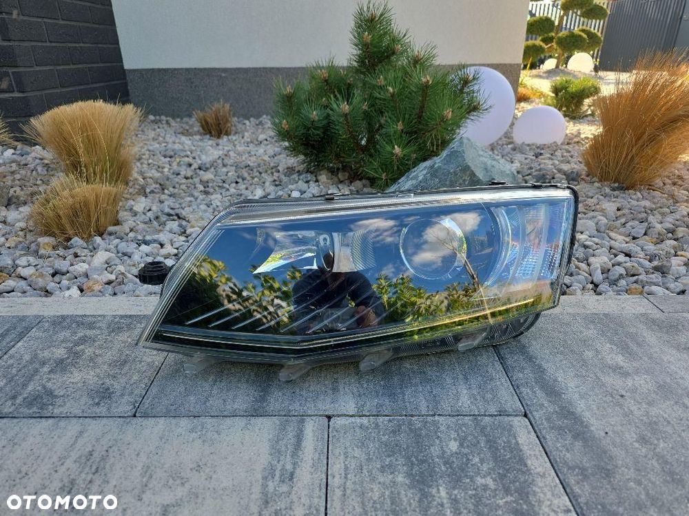 SKODA OCTAVIA 3 III 5E1 Lampa lewa przód Bi-Xenon Dynamic Led 5E1941015B - 1