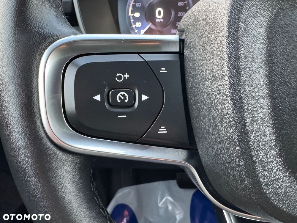 Volvo XC 40 T2 Core - 25