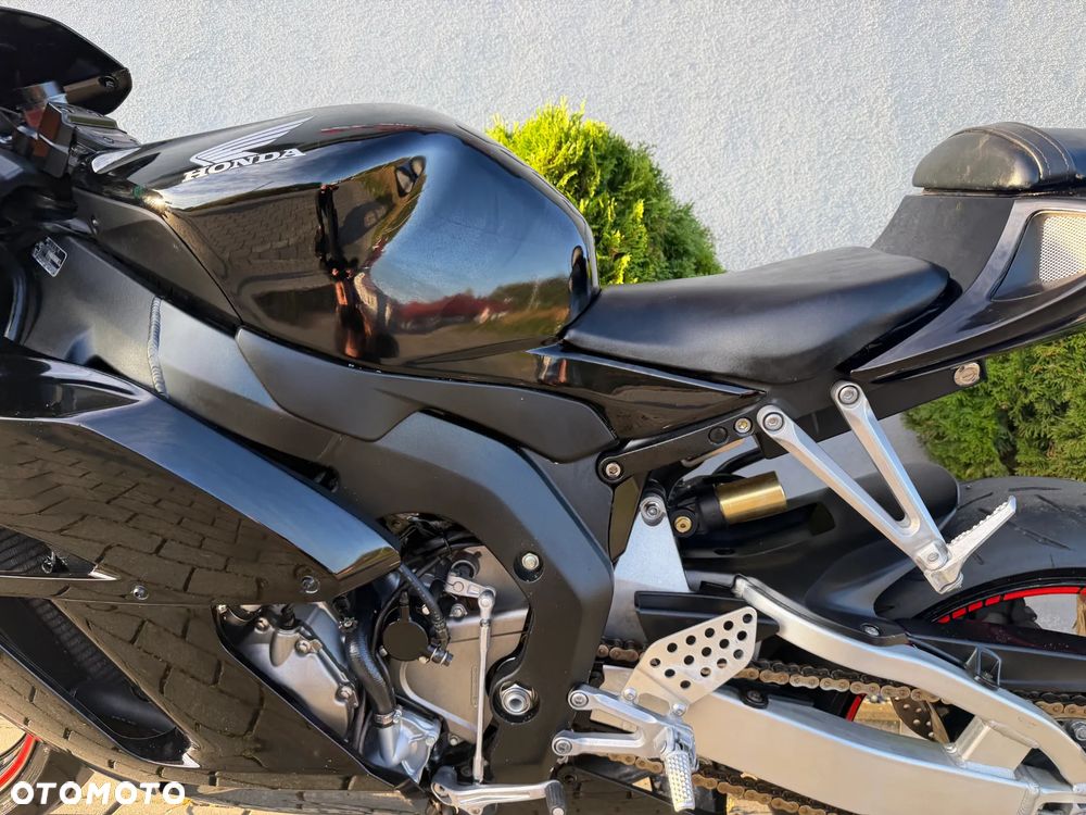 Honda CBR - 33