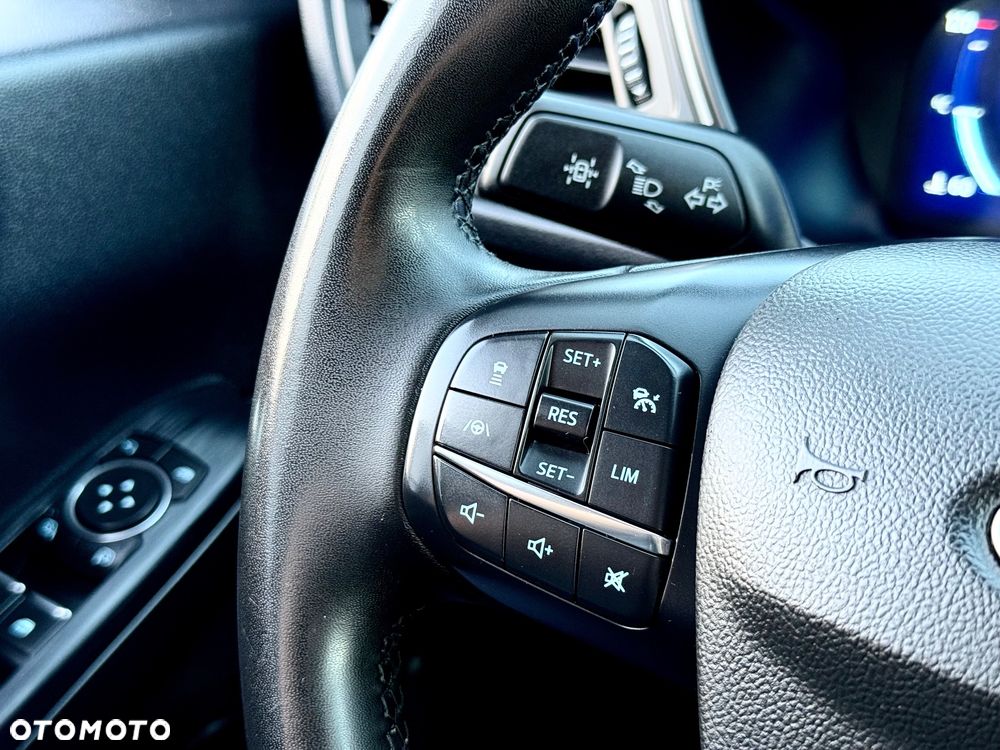 Ford Kuga 2.0 EcoBlue 4x4 TITANIUM - 36