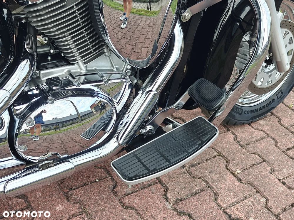 Suzuki Intruder - 13