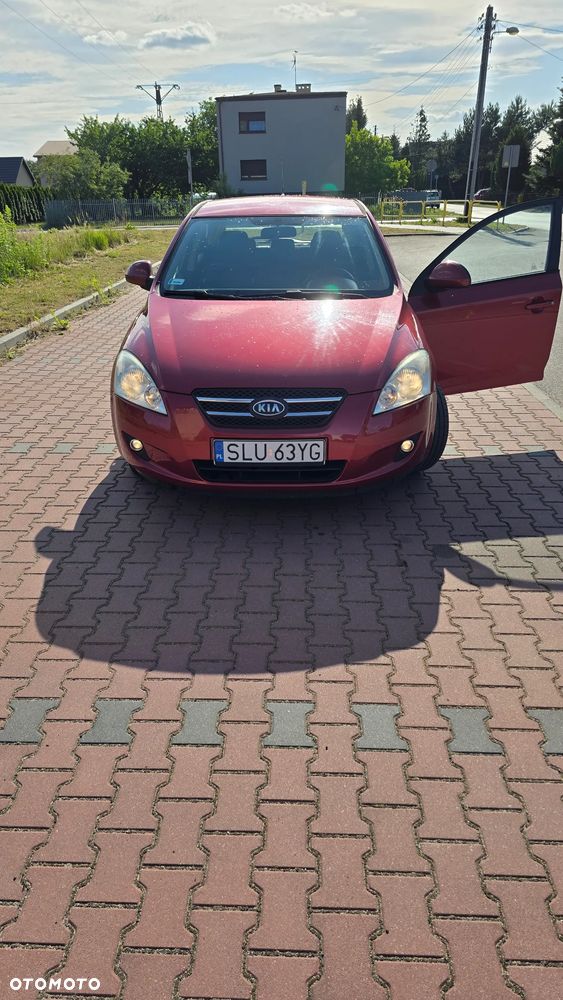 Kia Ceed 2.0 crdi Optimum + - 12