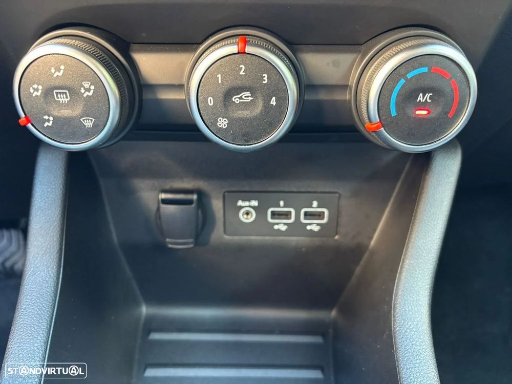 Renault Clio 1.5 Blue dCi Evolution - 40