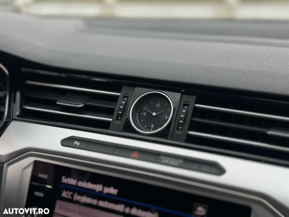 Volkswagen Passat 1.6 TDI SCR DSG Comfortline - 19