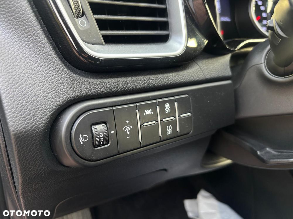Kia Ceed 1.6 CRDi (48V Mild-Hybrid) DCT7 Platinum - 20
