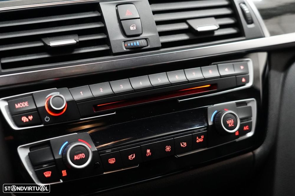 BMW 330 e iPerformance - 13