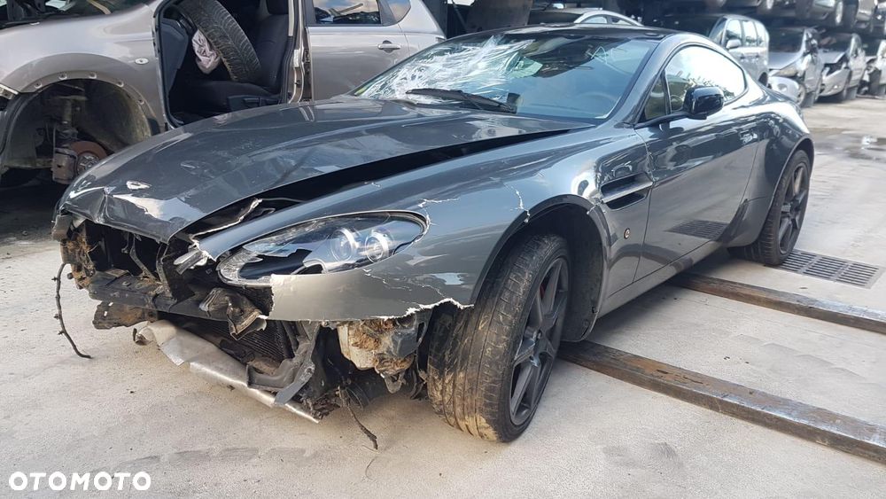 Aston Martin V8 Vantage 4,7 SportShift - 2