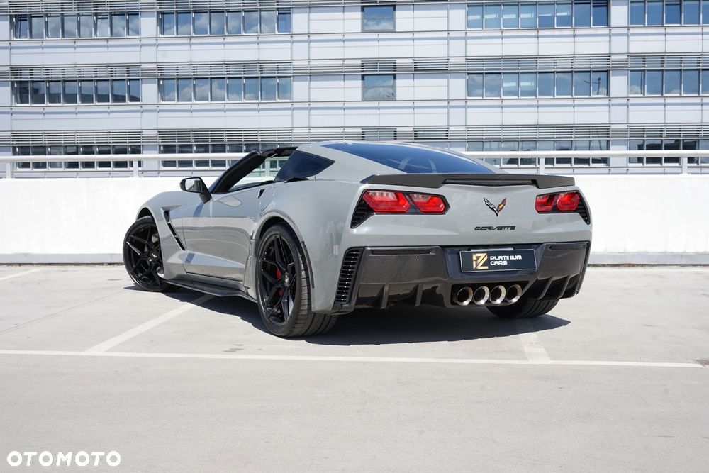 Chevrolet Corvette - 4