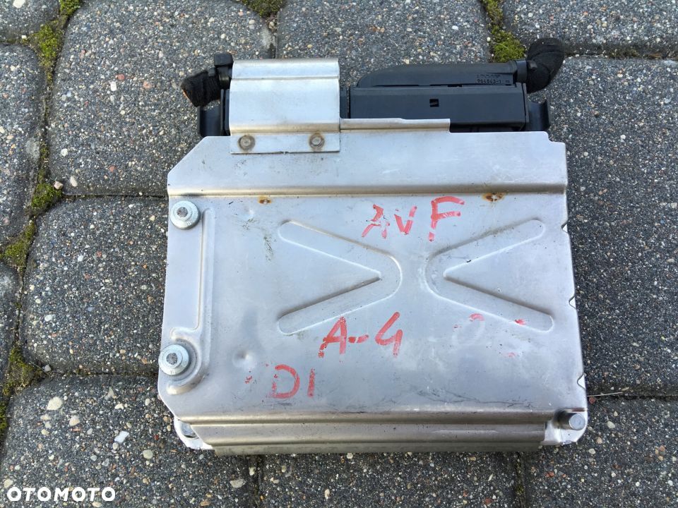 KOMPUTER AUDI A4 B6 1,9 TDI AVF 02810011222