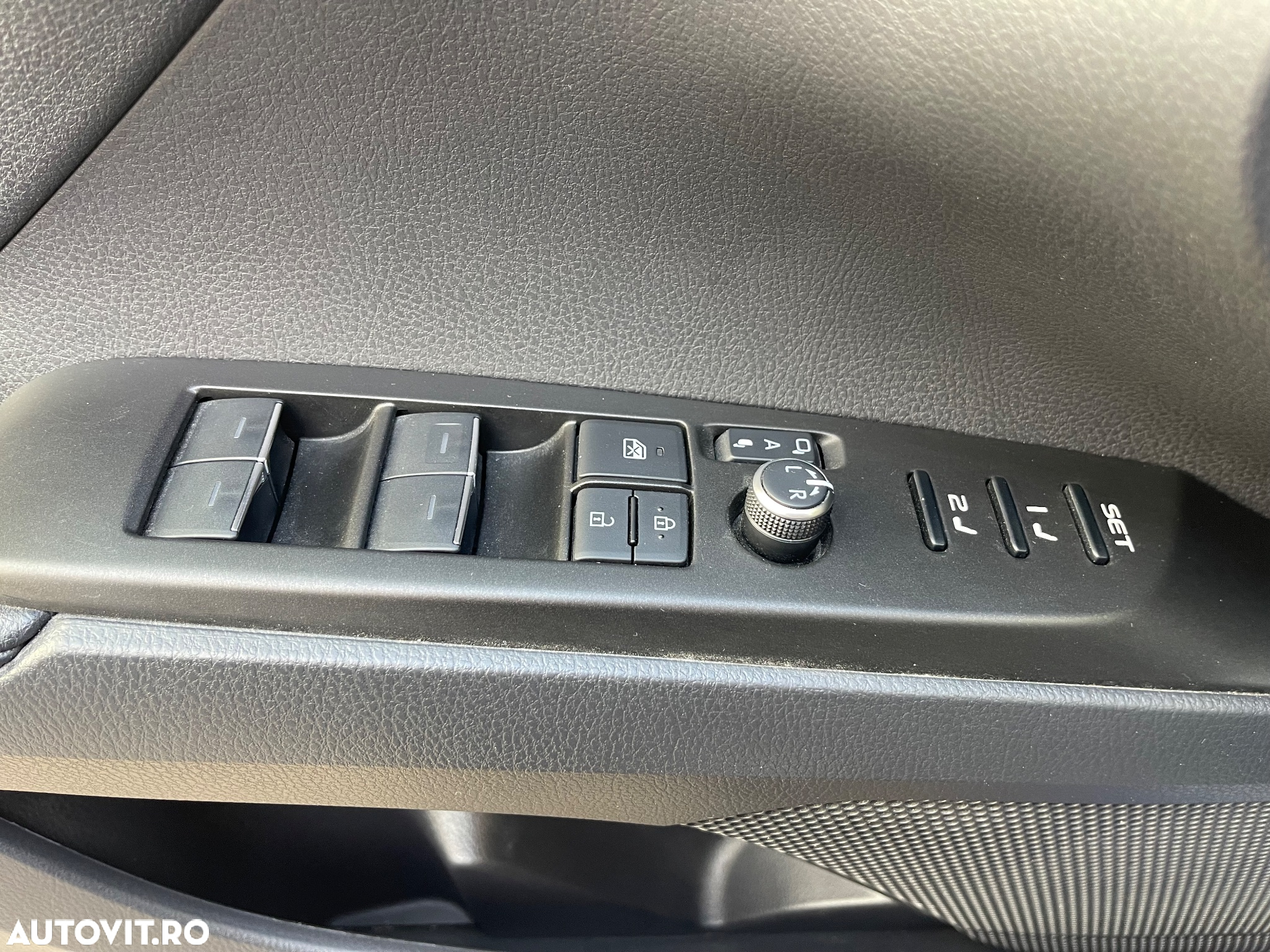 Toyota Camry 2.5 Hybrid Exclusive - 18