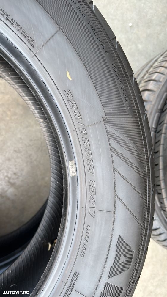 Vând 2 anvelope 225/60/18 Yokohama de vară la 6,5mm - 6