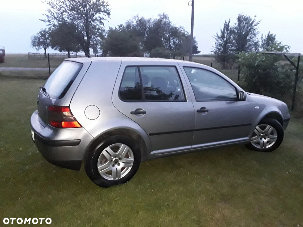 Volkswagen Golf - 21