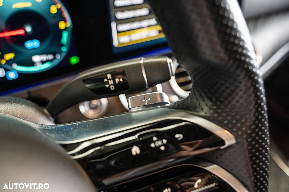 Mercedes-Benz E 300 de 4Matic 9G-TRONIC AMG Line - 27