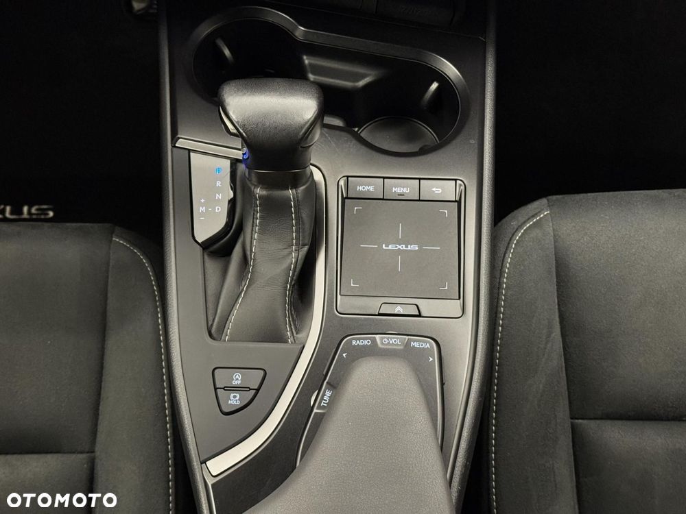 Lexus UX - 33
