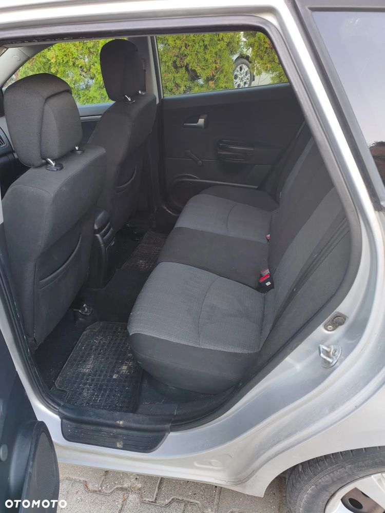 Kia Ceed - 9