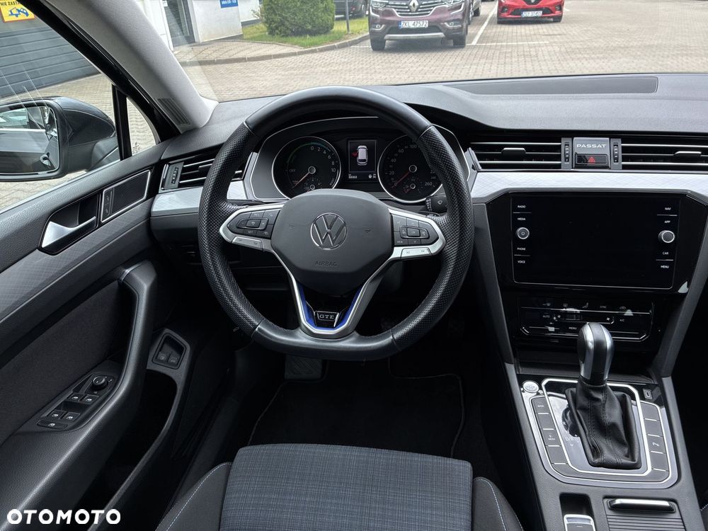 Volkswagen Passat - 14