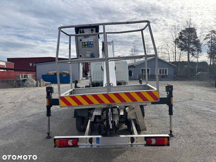 Nissan Cabster N400 - 4