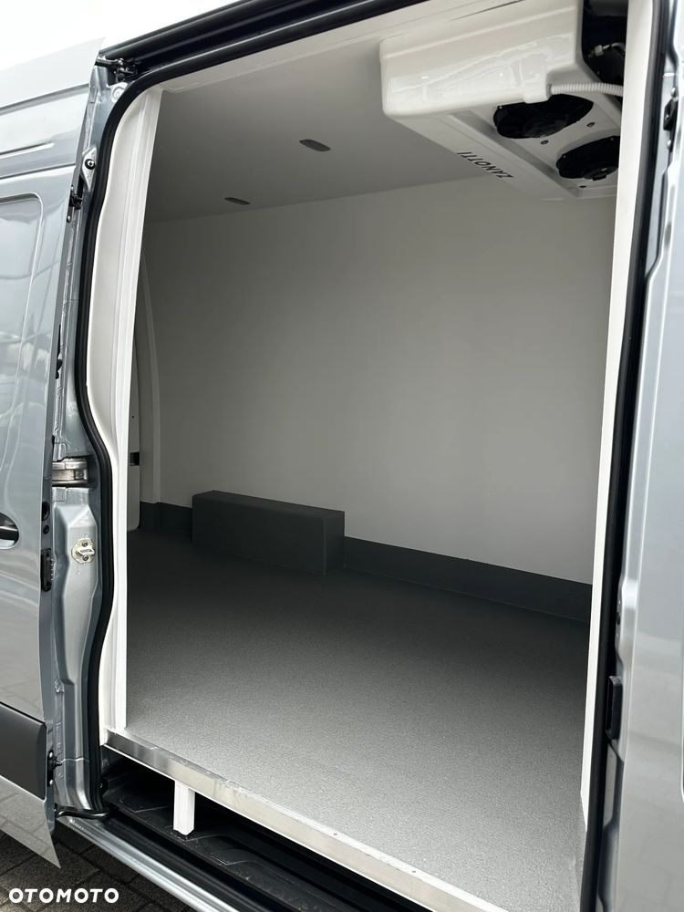 Mercedes-Benz Sprinter - 27