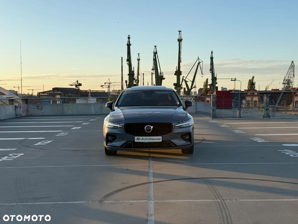 Volvo S60 B5 B AWD Plus Dark - 2