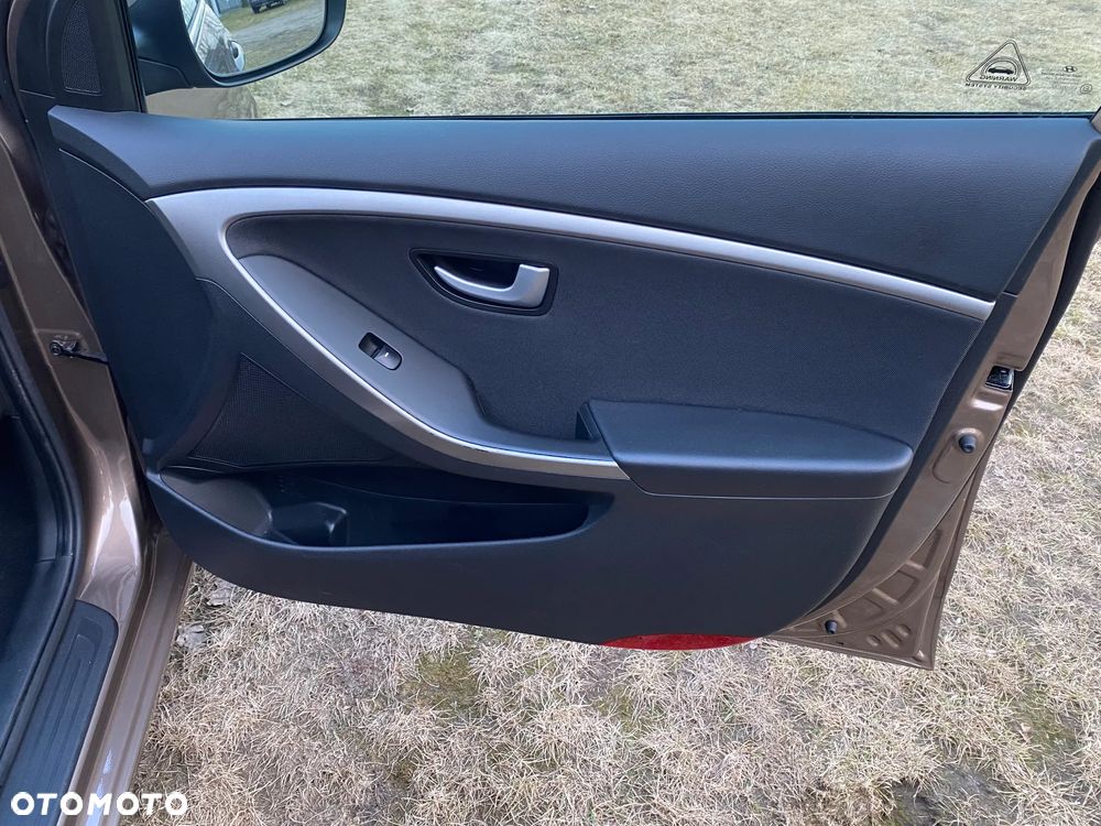 Hyundai i30 1.6 CRDI Trend - 37