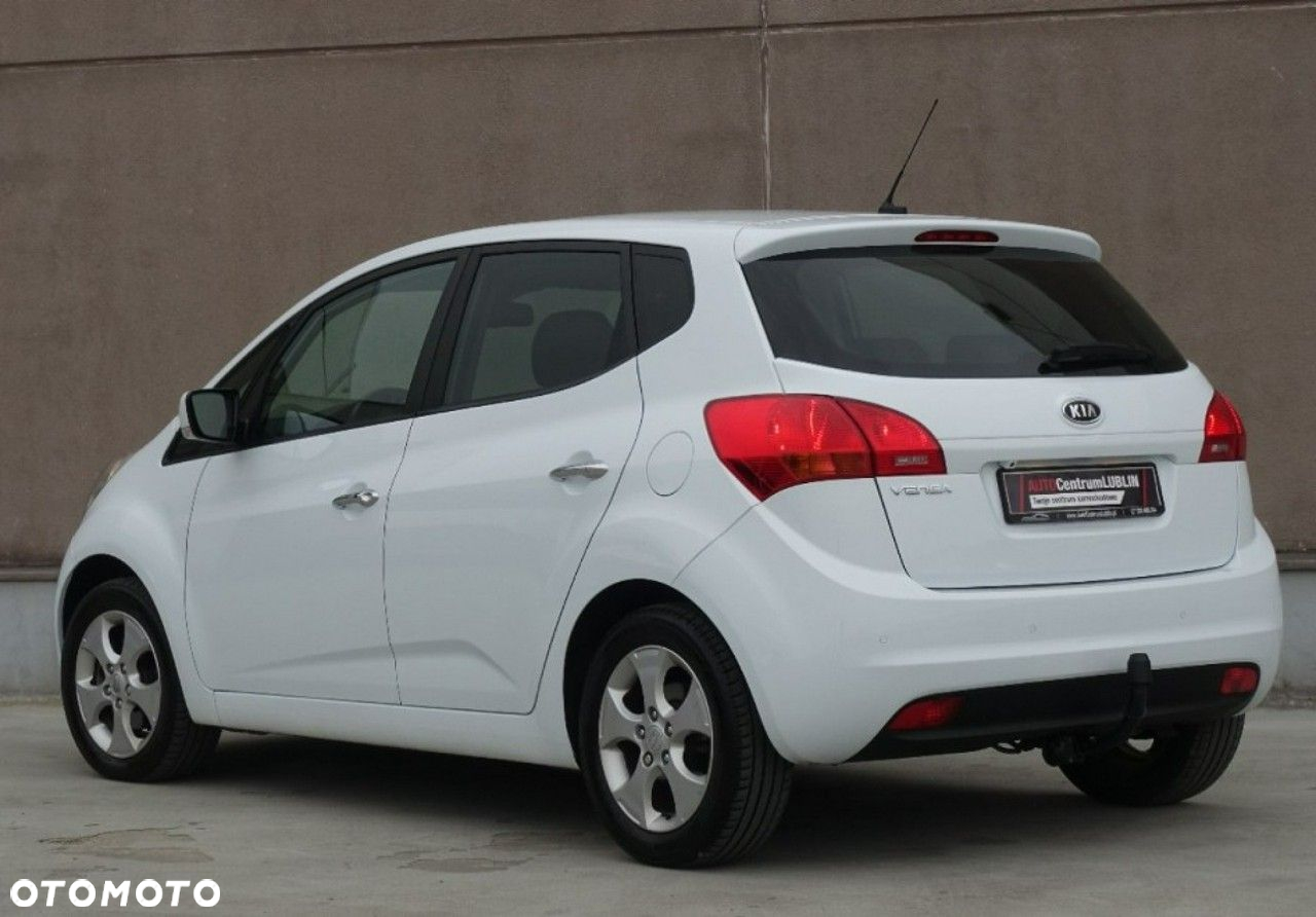 Kia Venga - 8